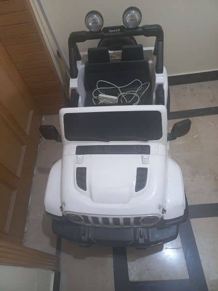 white color kids jeep 2