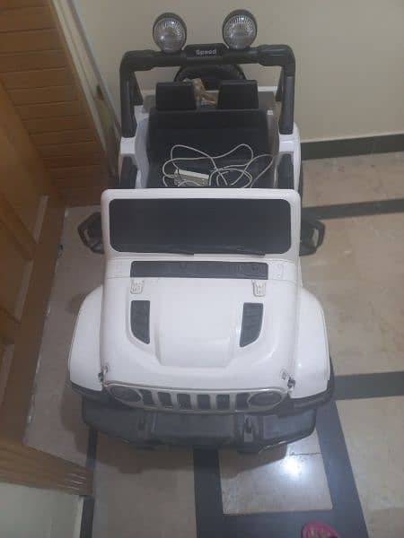 white color kids jeep 3