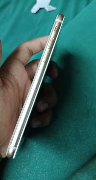 iPhone 8 64 GB condition 10 by 10 non Pta exchange possible 3