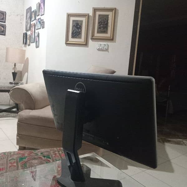 genuine condition moniter koi kharabi nai ha 1