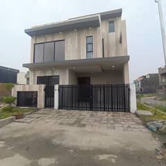 Corner 30x60 House For Sale In D Block