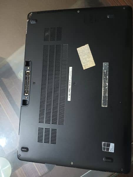 Dell Latitude E7470 9