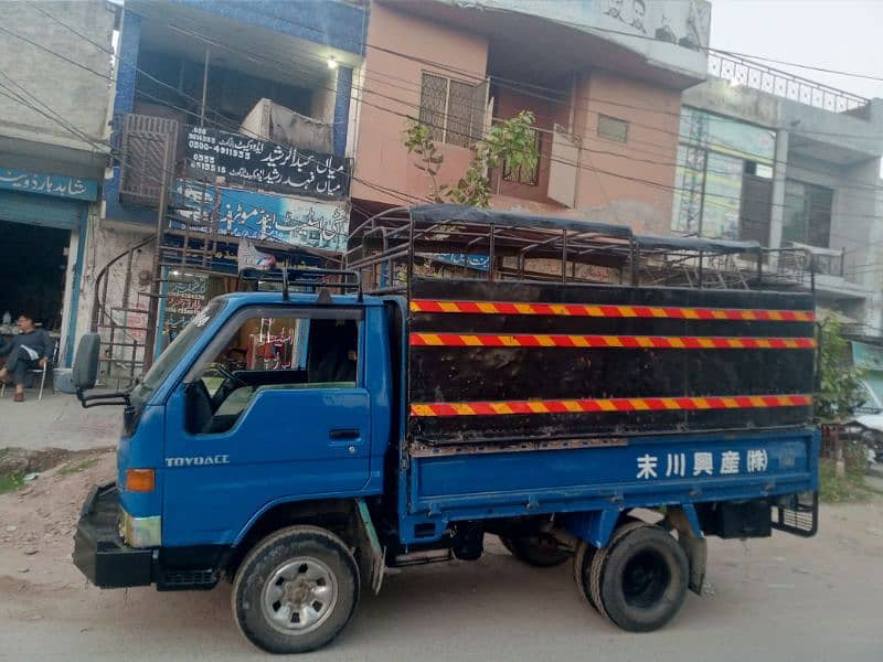 Toyota  dyna 9