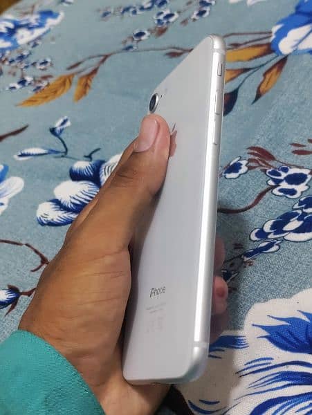 iPhone 8 64GB  NON PTA 3