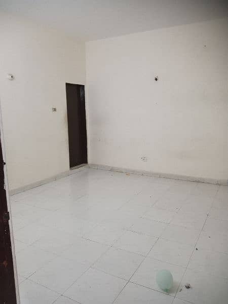 3rd floor 2 bed flat available for rent in ideal location 2