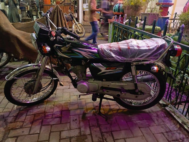 Honda 125 10by10 condition 2023 Model black Model 0