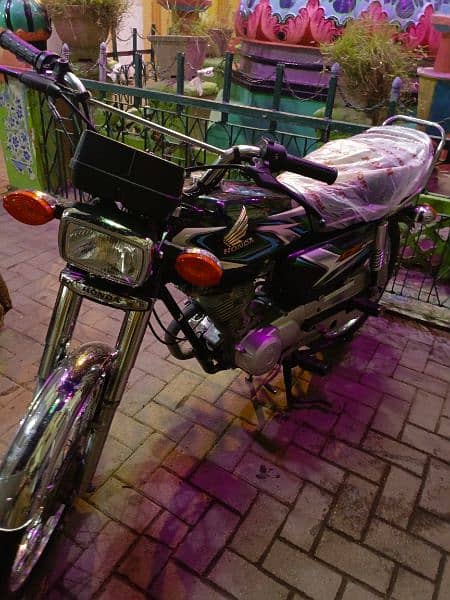 Honda 125 10by10 condition 2023 Model black Model 5