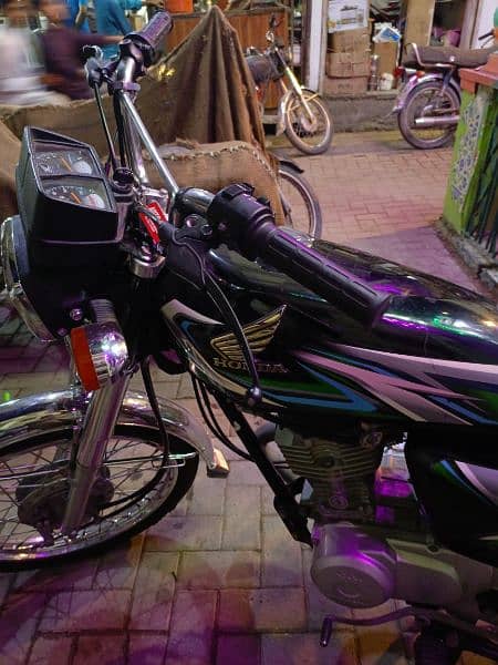 Honda 125 10by10 condition 2023 Model black Model 12