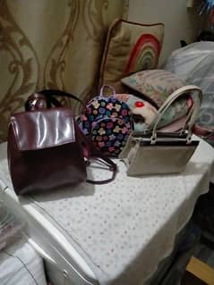 Hand bag & Shoulder bags imported item hain. .