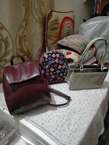 Hand bag & Shoulder bags imported item hain. . 3