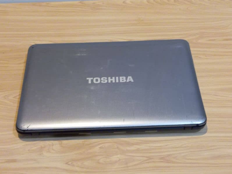 Toshiba Satellite C850 - B560 0