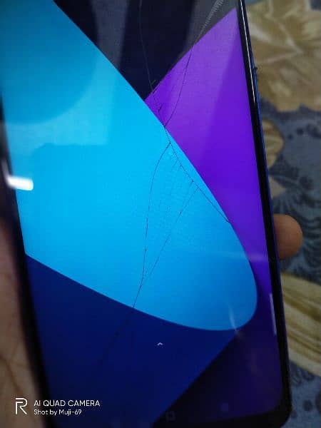 realme 5 4/64 chalne me ok hai sirf glass change Hoga or side button 6