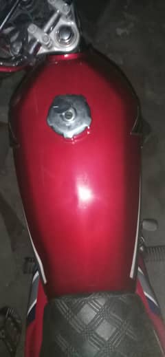 125 Fuel Tank 2023 Model In Red Colour 0