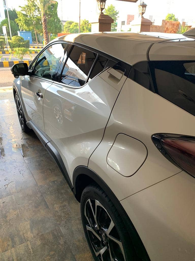 Toyota C-HR 2018 Full option 2