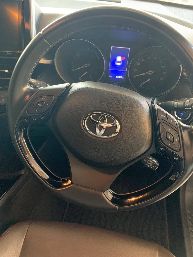 Toyota C-HR 2018 Full option 3