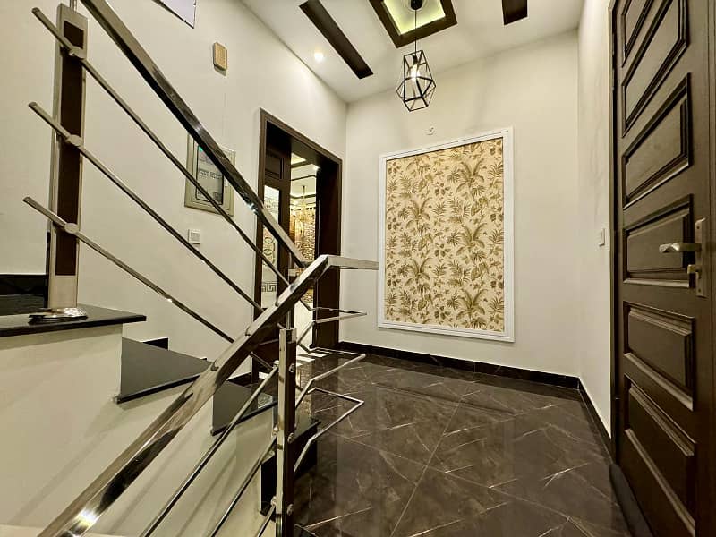 10 Marla Like Brand New House For Rent Bahria Town Lahore Prime Location 25