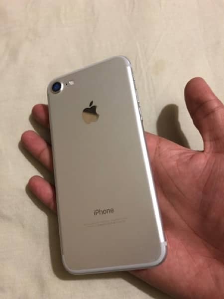 iphone 7 128gb pta approved. 1