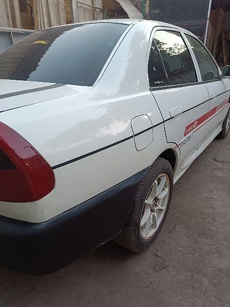 Mitsubishi Lancer 1997 5