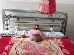 jambo size bed with matrel arjent sell