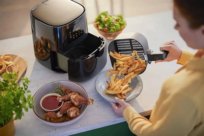 PHILIPS Imported Digital Air Fryer HD9252/90 with Touch Panel. 3