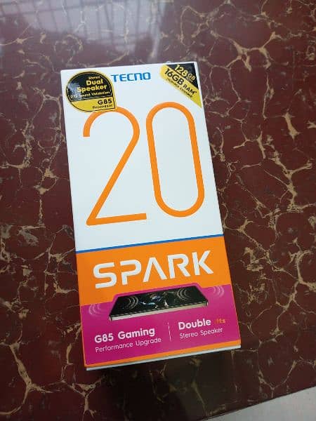 Tecno spark 20 with box and warranty card 8