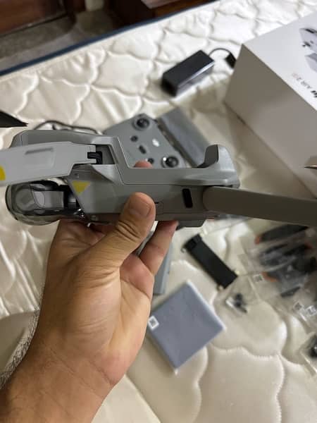 Dji Mavic air 2s fly more combo mint condition 10/10 1