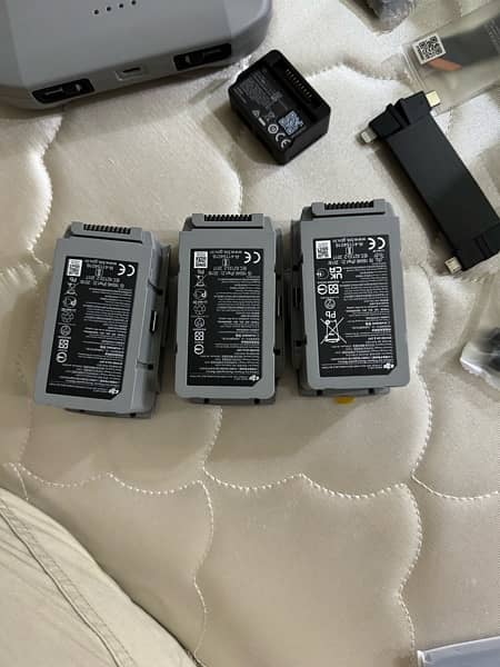 Dji Mavic air 2s fly more combo mint condition 10/10 4