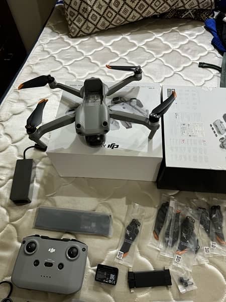 Dji Mavic air 2s fly more combo mint condition 10/10 12