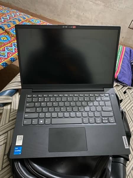 Lenovo V14 G3 0