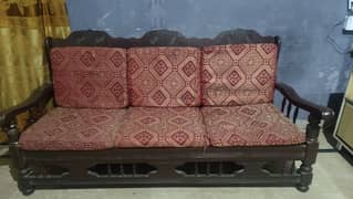 5 seater sofa set. slightly used