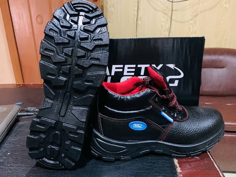 safety shoes 15