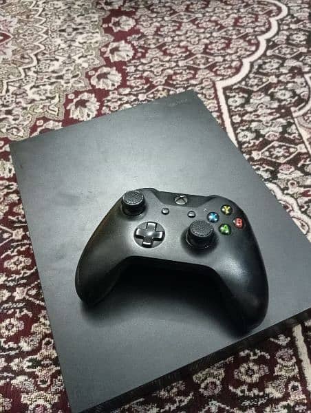 Xbox one X 1 TB with 1 controller 5