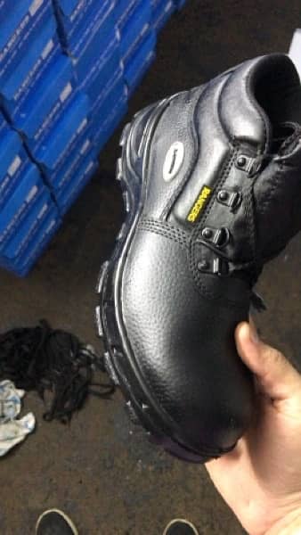 safety shoes 14