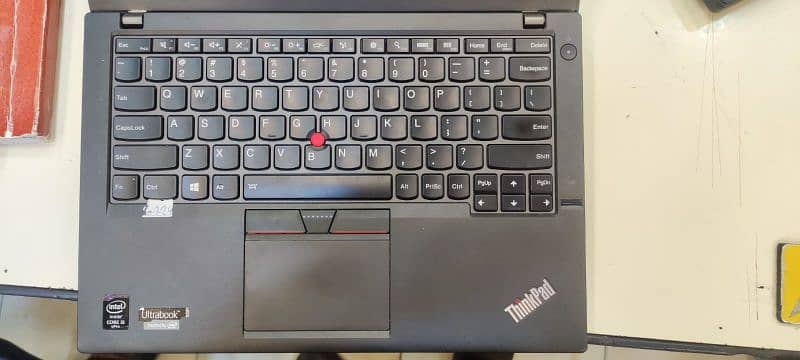 lenovo 10/10 condition 5th gen 1