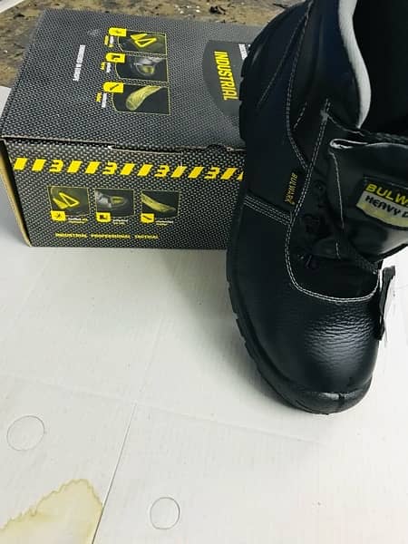 safety shoe 8