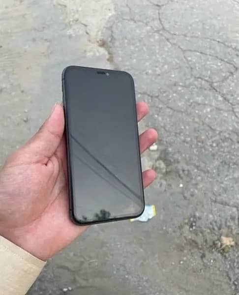 IPHONE 11 WITH BOX 2