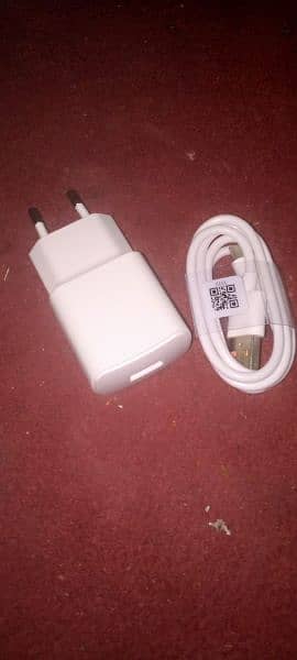 Twcno spark 20 only phone + charger 2