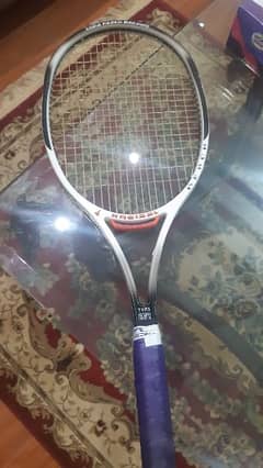 Toms Reach tennis racket