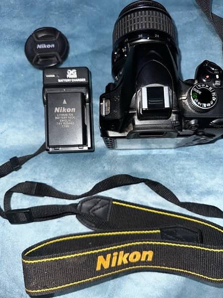 NIKON D3200 WITH FULL ASSECORIES (price negotiatiable) 8