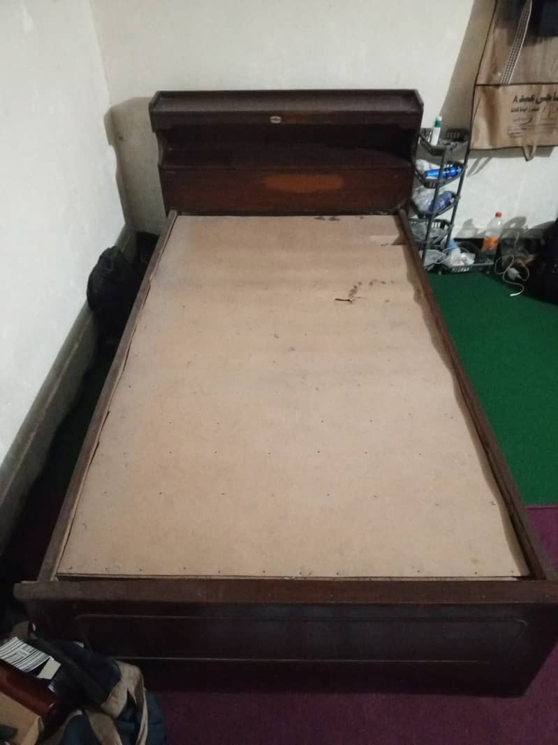 Single bed for sale without matress at G7/3 Sector 1