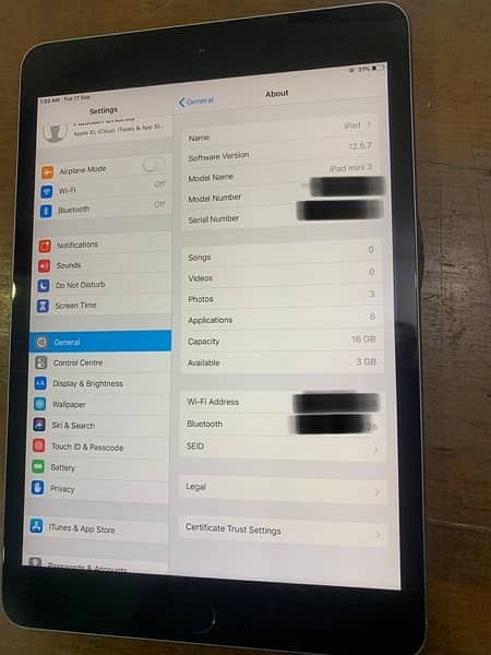 Apple iPad mini 3 16 gb excellent condition 10