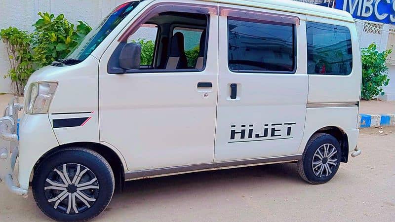 Daihatsu Hijet 2013 1