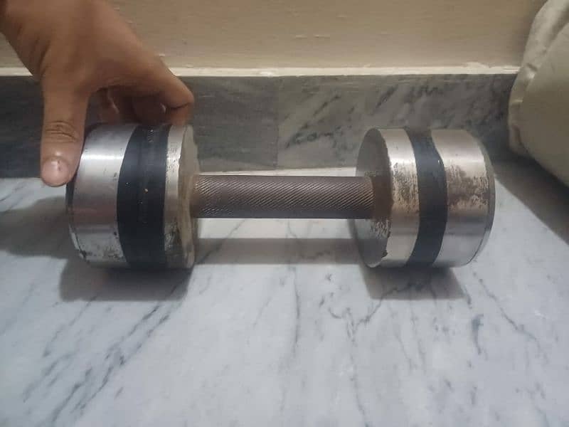 10 kg dumbbells (exchange possible) 2