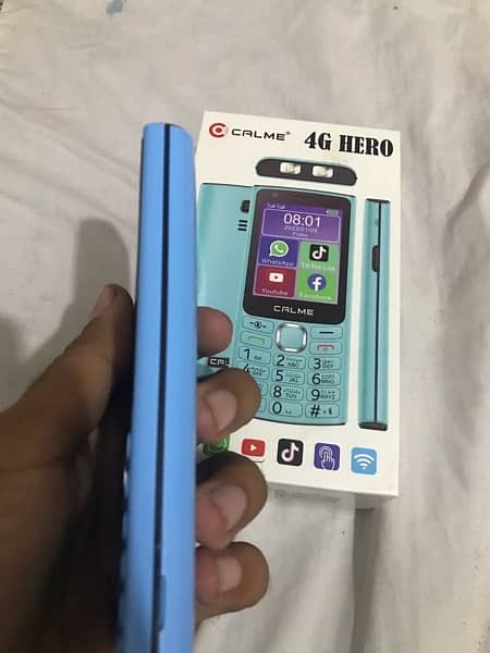 I am selling Calme 4G hero mobile Total New Phone box open 3