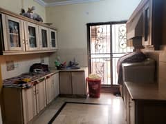 5 marla house for rent in johar town 0