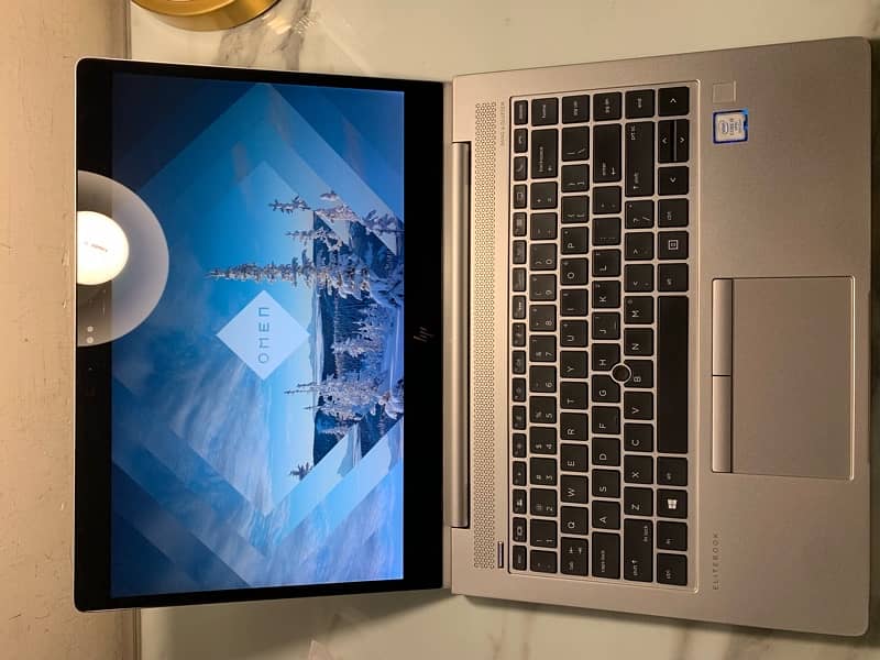 HP ELITEBOOK 840 G5 i5 8th gen Touchscreen 0