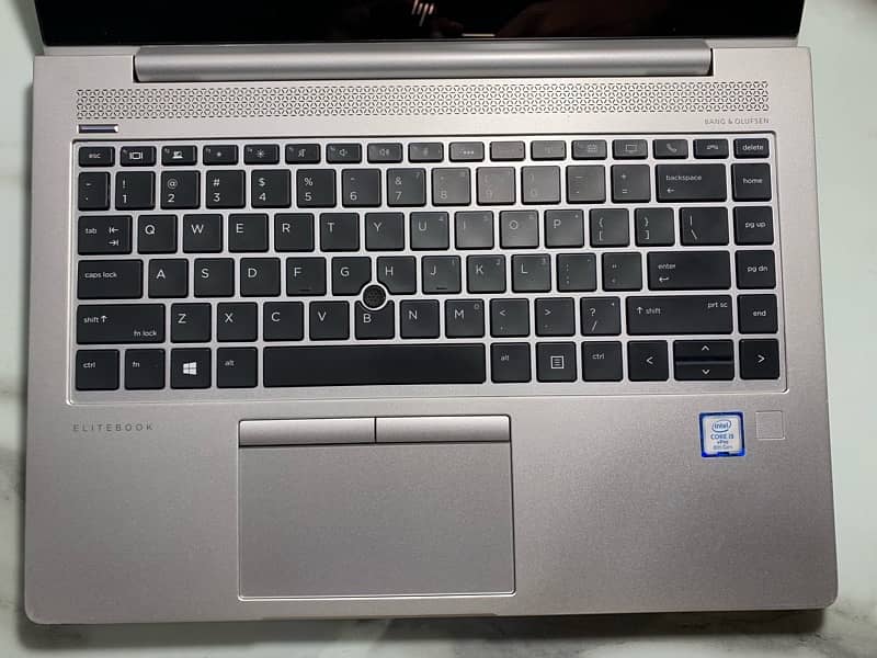 HP ELITEBOOK 840 G5 i5 8th gen Touchscreen 3