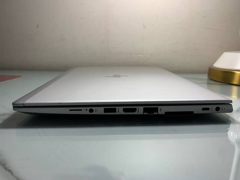 HP ELITEBOOK 840 G5 i5 8th gen Touchscreen 10