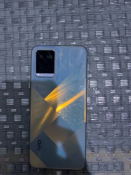 Vivo Y21 with original charger box 1