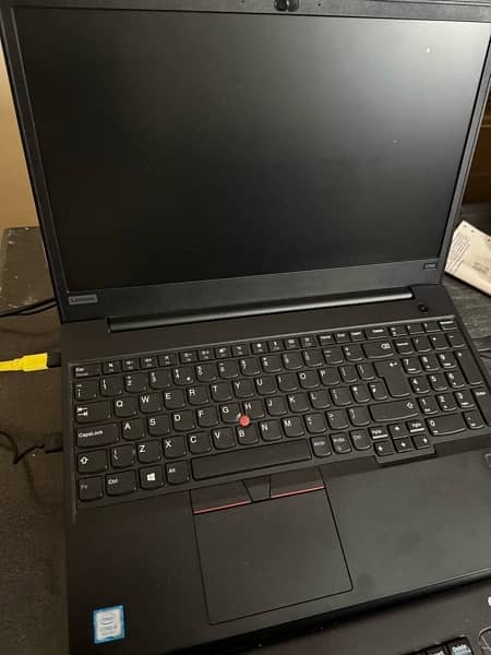 Lenovo ThinkPad E590 (Condition 9/10) 1